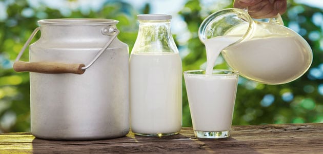 يتم شرح تفسير رؤية الحليب في المنام بالتفصيل